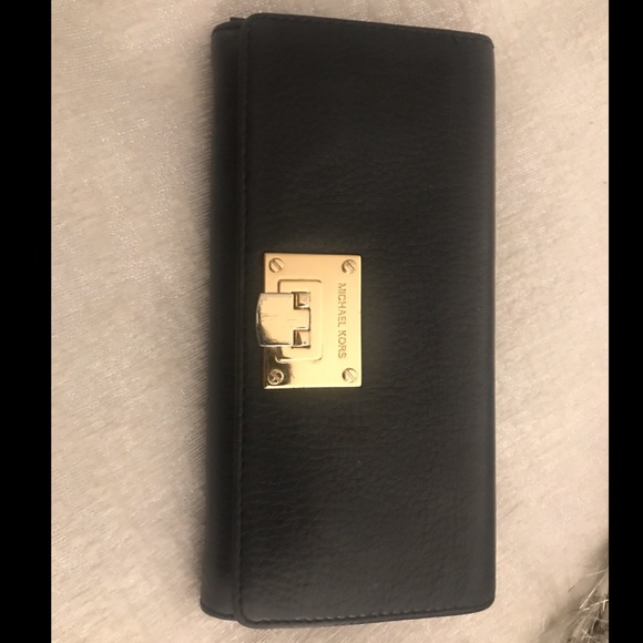 Michael Kors Wallet - Picture 1 of 4